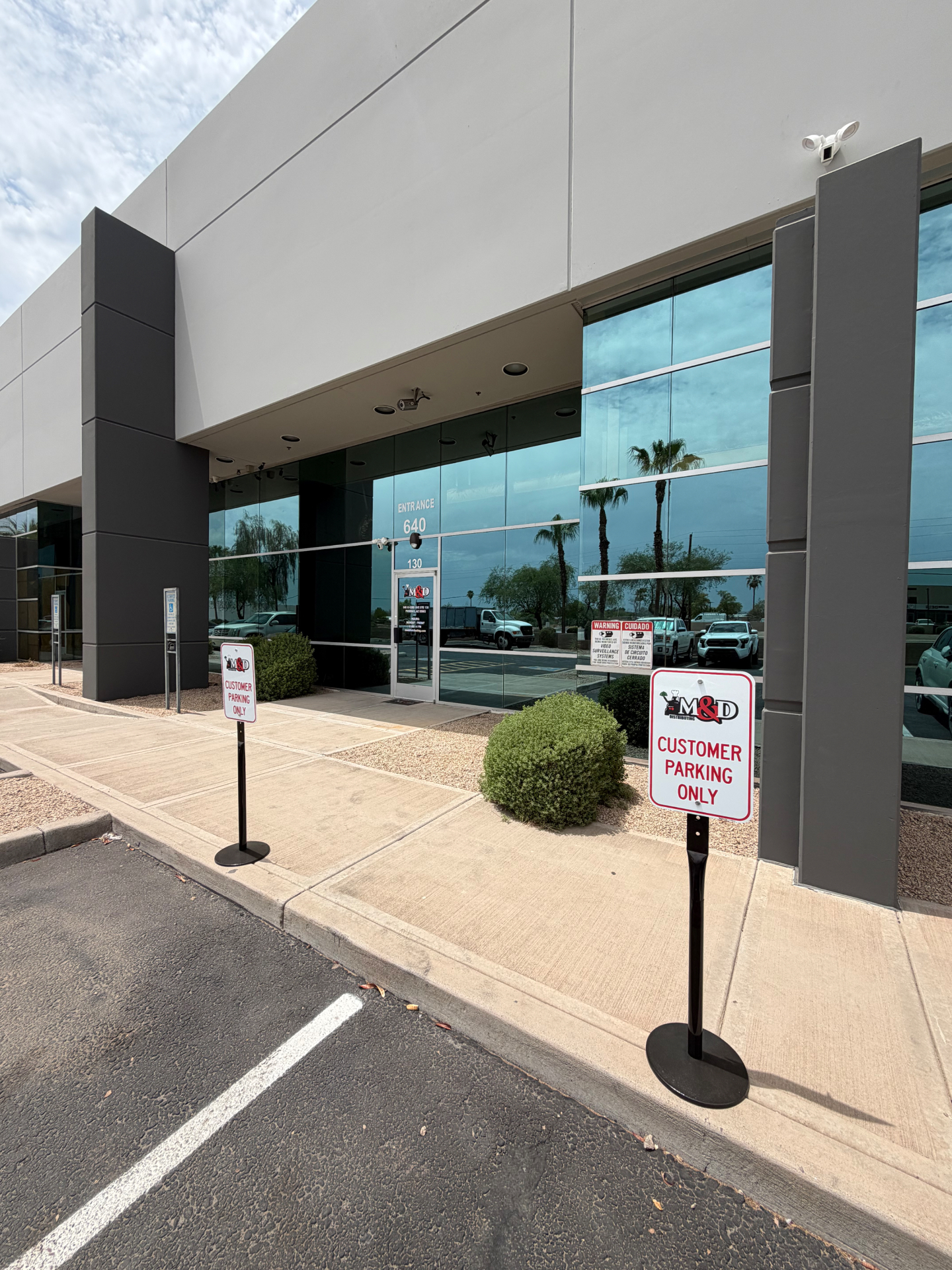 Front entrance of M&D Distributing at 640 N 43rd Ave Suite 130 in Phoenix, Arizona